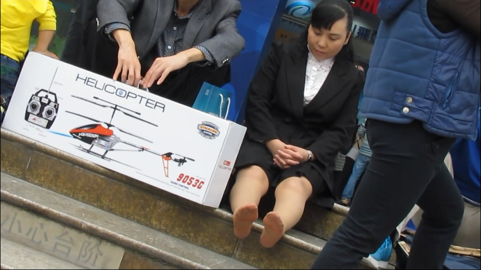 streetsnapnylon[00 00 17][20181202 232756 8]